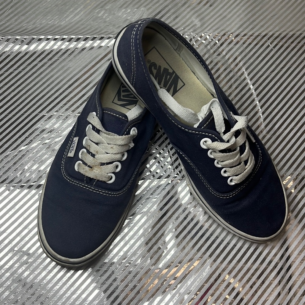 ✨NAVY BLUE VANS✨